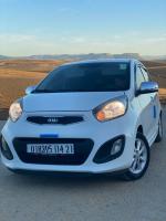 mini-citadine-kia-picanto-2014-pop-emdjez-edchich-skikda-algerie