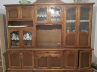 bibliothèque de bois rouge 