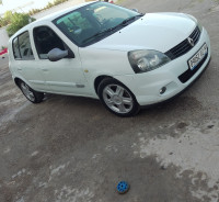 voitures-renault-clio-campus-2012-mohammadia-mascara-algerie