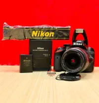 Nikon D3200 + 18-55 mm 