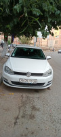 moyenne-berline-volkswagen-golf-7-2013-medea-algerie