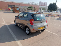 voitures-kia-picanto-2011-pop-mostaganem-algerie