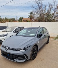 سيارات-volkswagen-golf-8-2025-r-black-edition-غليزان-الجزائر