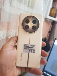 Realme 12 Pro + 5G 12 GRAM/512 GO