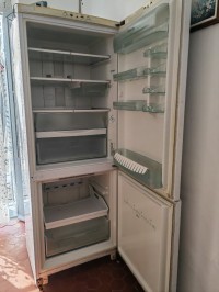 ثلاجات-و-مجمدات-بيع-ثلاجة-اريستون-حجم-كبير-محرك-معطل-لا-يعمل-يجب-تغييره-الجزائر-وسط
