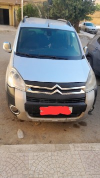 سيارات-citroen-berlingo-2011-المدية-الجزائر