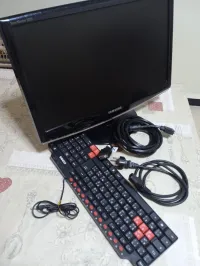 Écran Pc Samsung + Clavier + Cable vga 03 mètre