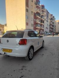 سيارات-volkswagen-polo-2014-life-قصر-البخاري-المدية-الجزائر