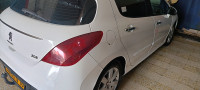 moyenne-berline-peugeot-308-2012-blida-algerie