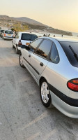 voitures-renault-laguna-1-2000-tlemcen-algerie