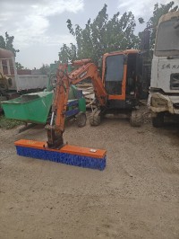 construction-works-location-mini-pelle-avec-balai-et-brise-roch-dar-el-beida-alger-algeria