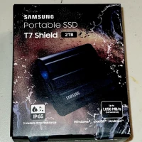 Samsung Portable SSD T7 Shield - 2TB - Externe - USB 3.2 Type C - 1050 Mo/S