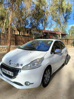 voitures-peugeot-208-2014-ain-oussara-djelfa-algerie