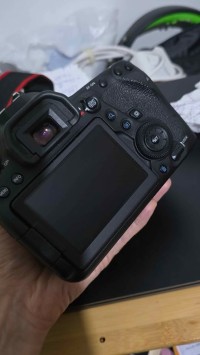 كاميرا-فيديو-canon-6d-mark-ii-برج-بوعريريج-الجزائر