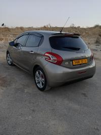 سيارات-peugeot-208-2012-allure-البرواقية-المدية-الجزائر