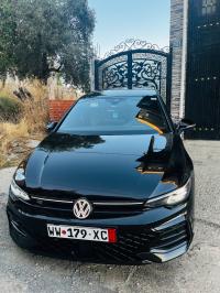 سيارات-volkswagen-golf-8-2025-r-line-المدية-الجزائر