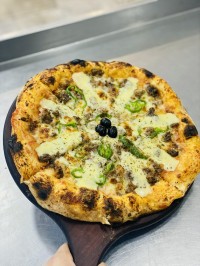 سياحة-و-تذوق-الطعام-pizzaiolo-napolitain-four-de-bois-برج-بوعريريج-الجزائر