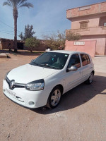 citadine-renault-clio-campus-2014-bye-relizane-algerie