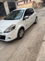 citadine-renault-clio-3-2012-night-and-day-tiaret-algerie