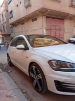 moyenne-berline-volkswagen-golf-7-2016-djelfa-algerie