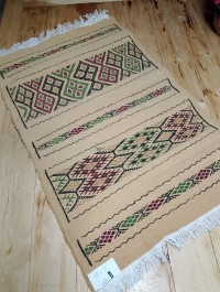 التعبئة-والتغليف-tapis-traditionnel-artisanal-elegance-authentique-de-ghardaia-88-x-55-cm-السحاولة-الجزائر