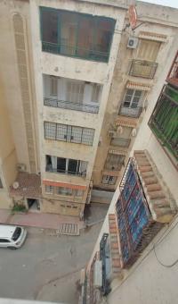 شقة-بيع-4-غرف-الجزائر-بئر-خادم