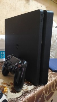 أجهزة-ألعاب-الفيديو-ps4-slim-1tb-version-1250-الحراش-الجزائر