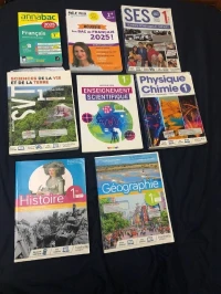 Livres scolaires et parascolaires programme français 