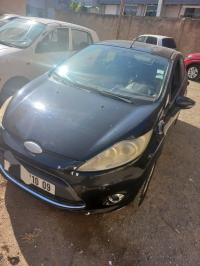 سيارات-ford-fiesta-2010-titanium-sport-pack-أولاد-يعيش-البليدة-الجزائر