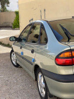 voitures-renault-laguna-1-2000-tebessa-algerie