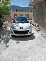 voitures-peugeot-207-2013-allure-batna-algerie