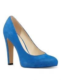 Chaussures bleues en daim neuves