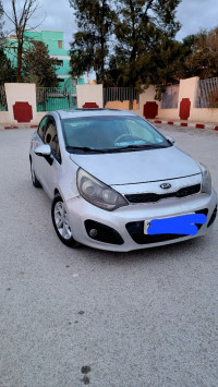 voitures-kia-rio-5-portes-2014-cheria-tebessa-algerie