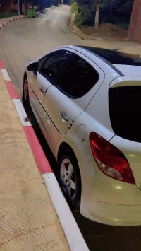 سيارات-peugeot-207-2011-active-البليدة-الجزائر