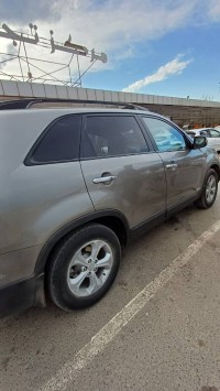 سيارات-kia-sorento-2012-البويرة-الجزائر