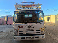 camion-npr-isuzu-2014-ath-mansour-taourirt-bouira-algerie