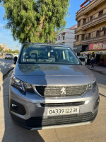 commerciale-peugeot-riftre-2022-oran-algerie