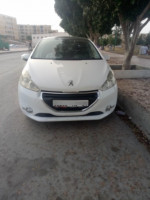 citadine-peugeot-208-hdi-2015-guelma-algerie