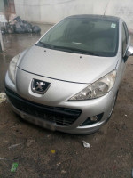 voitures-peugeot-207-2012-robbah-el-oued-algerie