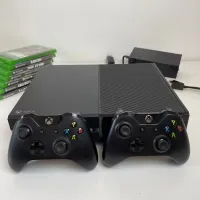 XBOX ONE 512GB + 2 MANETTES + 7 JEUX ORIGINALES