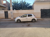 voitures-peugeot-208-2015-allure-biskra-algerie