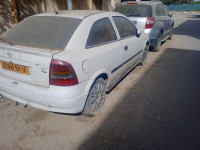 voitures-opel-astra-2001-les-eucalyptus-alger-algerie