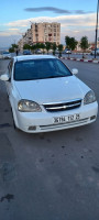 voitures-chevrolet-optra-4-portes-2012-constantine-algerie