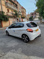 voitures-peugeot-208-2015-allure-facelift-bejaia-algerie