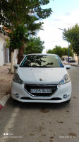 voitures-peugeot-208-2014-active-khenchela-algerie