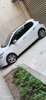 voitures-peugeot-208-2015-allure-chelghoum-laid-mila-algerie