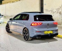 moyenne-berline-volkswagen-golf-8-2023-gtd-bir-el-djir-oran-algerie