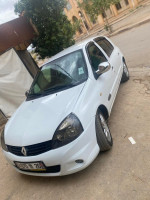 voitures-renault-clio-campus-2011-beni-slimane-medea-algerie