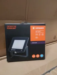 Tubes Led 120/60 cm et projecteurs du marque LEDVANCE 