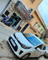 location-de-vehicules-voiture-tlemcen-oussama-tour-algerie